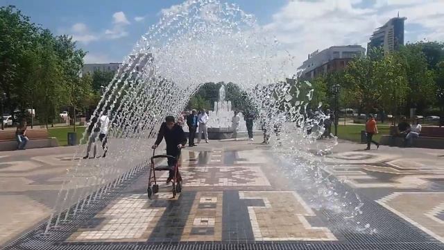 Ереван,центр, парк 2800 фонтанов смотреть онлайн