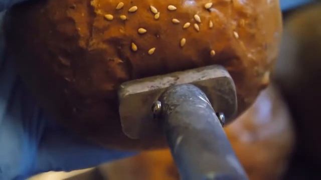 Бургеры по корейски-домашние ингредиенты(уличная еда) смотреть онлайн