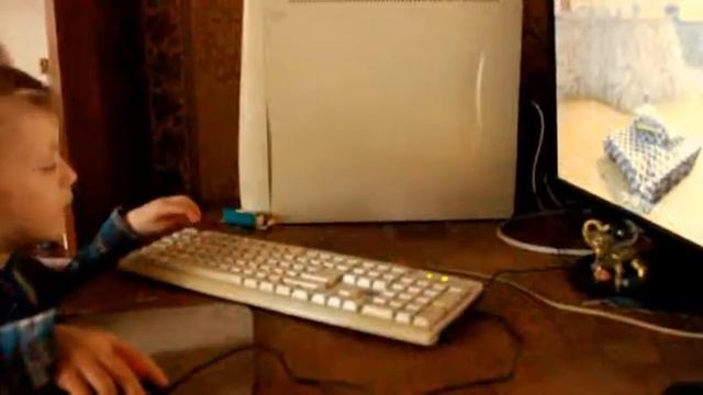 Танки онлайн и экспрессия Андрюши (5 лет) смотреть онлайн