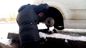 Замена задних тормозных дисков и колодок Форд Фокус 2. Как утопить поршень заднего суппорта. Triall