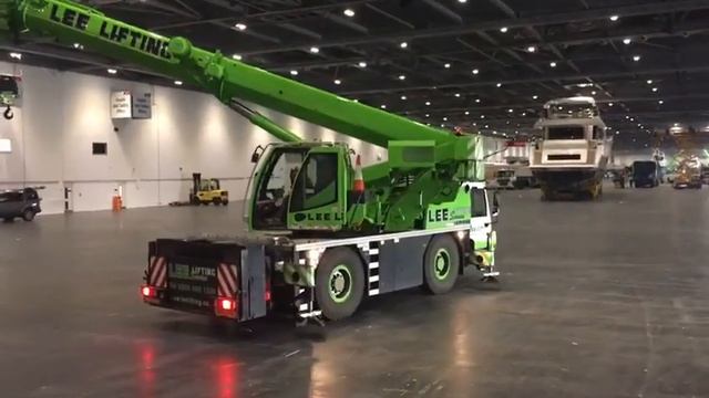 LIEBHERR MOBILE CRANE LTM 1040-2.1 slewing 360 on rubber смотреть онлайн