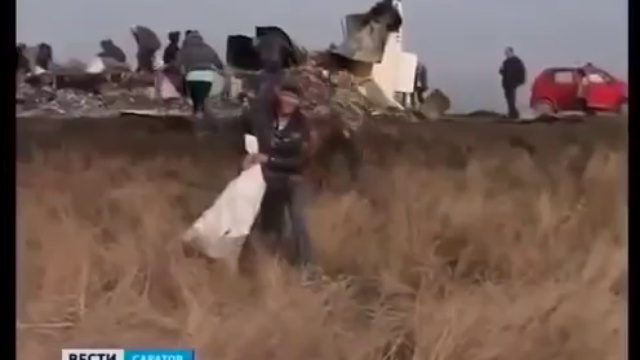 В Саратовской области перевернулась фура с водкой смотреть онлайн