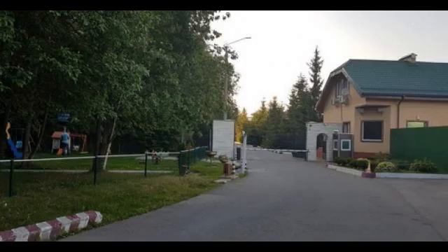 Участок у леса в престижном поселке со всеми коммуникациями смотреть онлайн