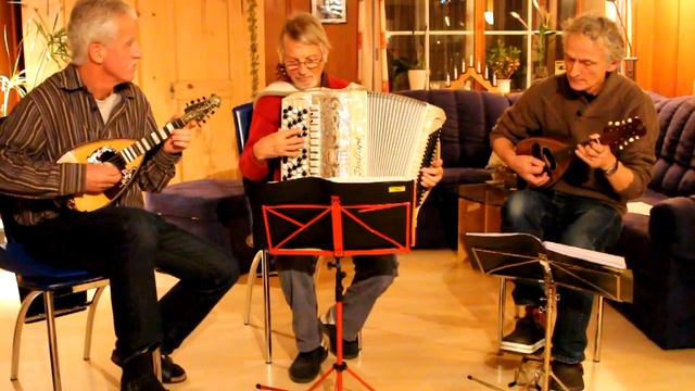 Trio Com`era....Tarantella Napoletana смотреть онлайн