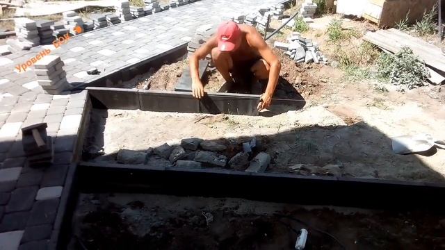 Укладка тротуарной плитки, бардюр, укладка, срез по уровням. смотреть онлайн