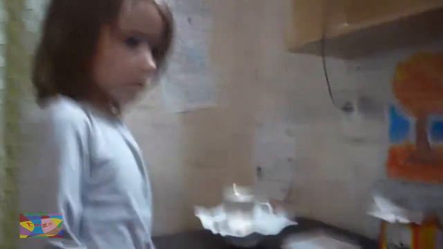 Маша и Соня, простые опыты дома! смотреть онлайн
