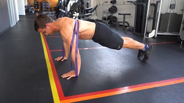Band Resisted Push Ups for Strength | Hypertrophy | Rehab (5 Benefits | Evidence-Based) смотреть онлайн