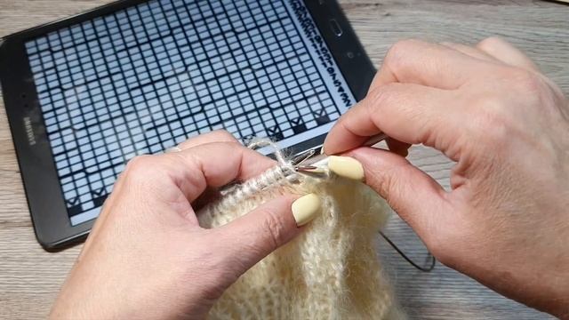 МК Женская ДВОЙНАЯ шапка спицами на зиму. Узор "Косы" Пряжа Ализе Мохер Классик. смотреть онлайн