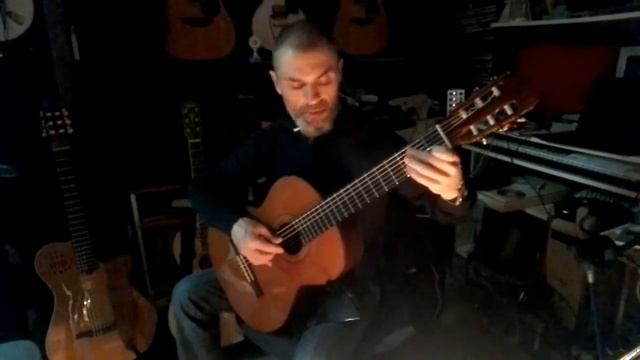 Verano Porteño (Astor Piazzolla) - classical guitar George Chatzopoulos смотреть онлайн