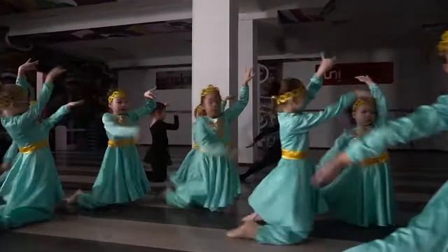 стилизация казахского танца дети 6-9 лет хореограф Касаткина Юлия смотреть онлайн