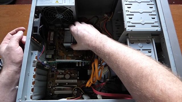 Как использовать зубную пасту вместо термопасты на процессоре в ПК смотреть онлайн