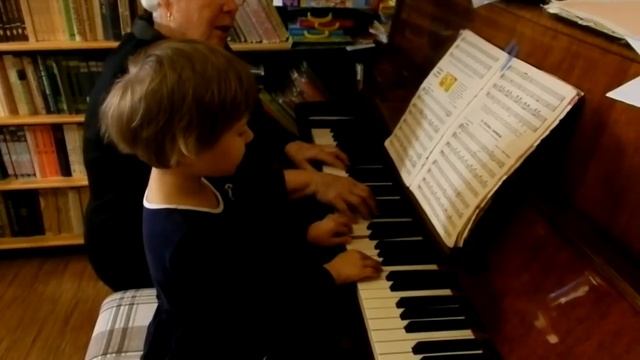 Обучение игре на фортепиано детей от 2,5 лет по методике Н.С.Лемешкиной (старая версия ролика) смотреть онлайн