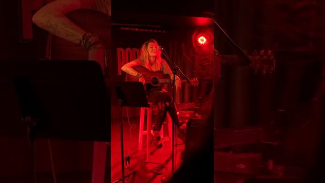 Paris Jackson, Live Concert in Paris at POPUP du Label (Full concert) смотреть онлайн