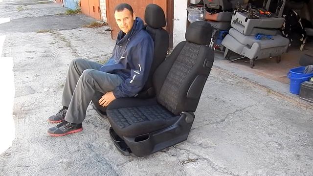 P307-3 - Peugeot 307 - передние откидные сиденья