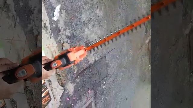 Máy tỉa hàng rào dùng pin 18V Black&Decker GTC18502PCF смотреть онлайн