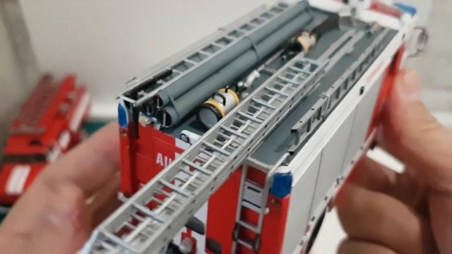 Обзор собранной масштабной модели пожарной автоцистерны АЦ-3.2-40(43253) из набора AVD