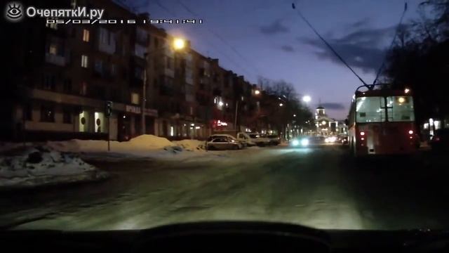 Троллейбус и фейерверк смотреть онлайн