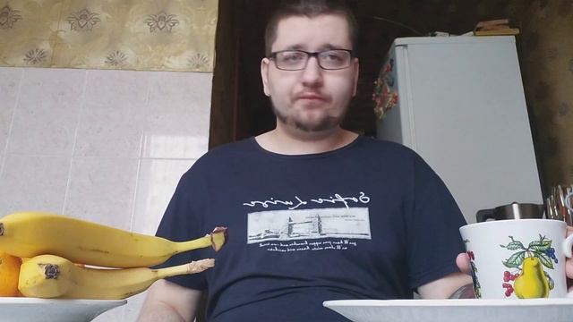 НАПИЛСЯ В ХЛАМ КВАСОМ ЗАСТОЛЬЕ КРАСНАЯ ИКРА С МАСЛОМ И СЛИВА МУКБАНГ смотреть онлайн