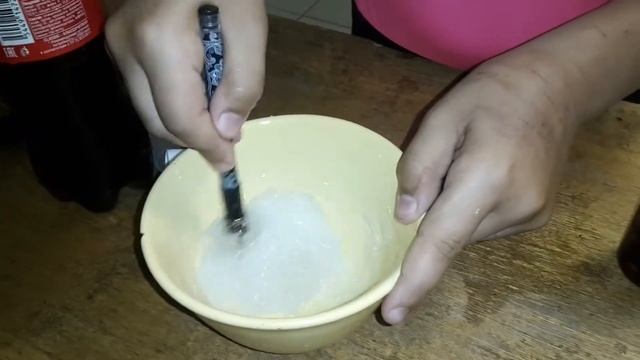 Делаем лизуна 1 часть силикатный клей смотреть онлайн