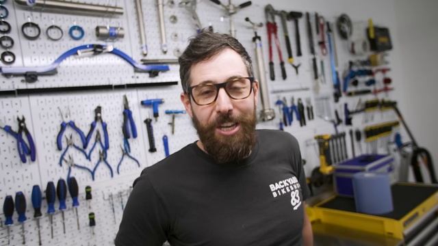 Pro Bike Mechanic's 10 Most Hated Products смотреть онлайн