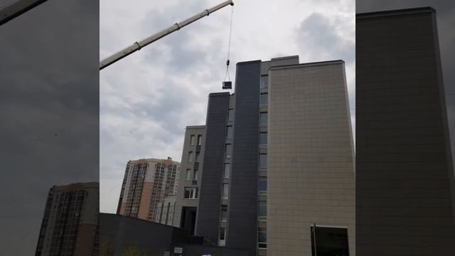 Вира Групп.Подьем оборудования на кровлю больницы Святого Георгия. смотреть онлайн