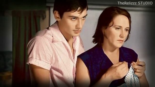 Внуку Тихонова и Мордюковой 40 лет! Он 20 лет не видел своего деда, кем стал и как выглядит внук... смотреть онлайн