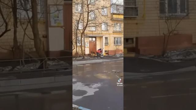 когда пытаешься открыть упаковку чупика