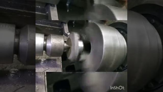 Проточка квадратной формы на круглую, на токарном станке! #ТокарныйстанокФТ11Ф1 смотреть онлайн