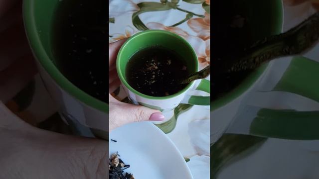 Вкусный чёрный чай с кусочками имбиря и мёдом. Артикул 16036 смотреть онлайн