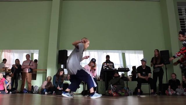 HHK | top16 beginners | Горин Влад vs. Батурина Даша смотреть онлайн