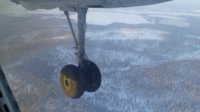 Посадка АН-24 Landing AN-24 смотреть онлайн