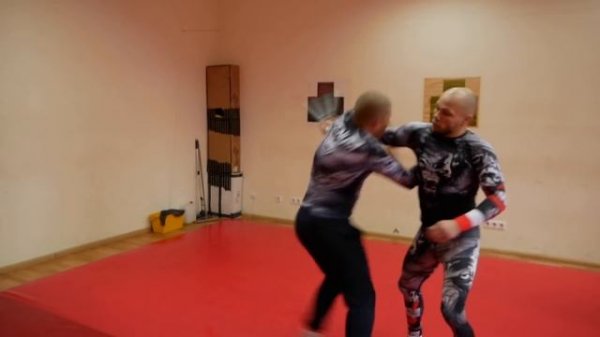 Как бросить ТЯЖЕЛОГО соперника. Против ЛОМА есть Бросок через плечо