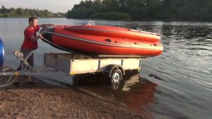Погрузка лодки на прицеп