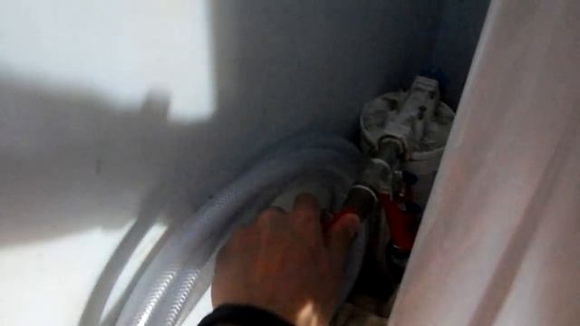 Подмена воды в аквариуме. Как упростить слив воды из аквариума смотреть онлайн