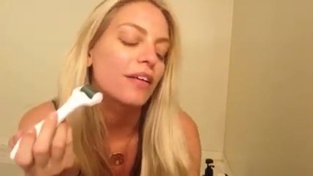 Derma Roller Review ORA Beauty Micro needle Review смотреть онлайн