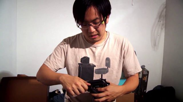 Freddie Wong - Realistic Gun Props (Added Muzzle Flash) смотреть онлайн