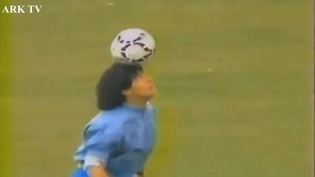 Диего Марадона фристайл Diego Maradona Could Do Everything With a Football Rare Freestyle смотреть онлайн