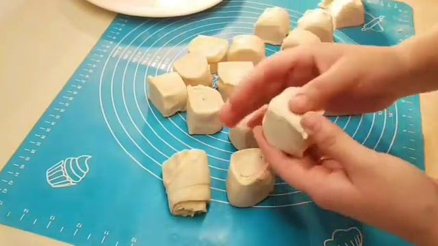 Слоеная тесто для самсы! Вкусно👅 и хрустящая! Обязательно попробуйте! Кто не любит етот Ретсепт! смотреть онлайн