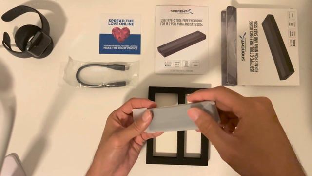 Sabrent USB 3.2 Type-C Tool-Free Enclosure for M.2 PCIe NVMe and SATA SSDs Unboxing смотреть онлайн