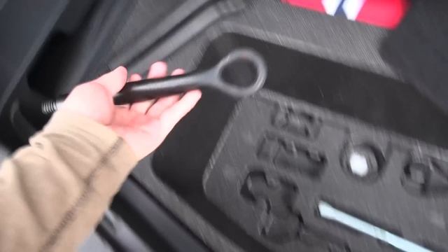 Toyota bZ4X interior review & door slamming disco смотреть онлайн