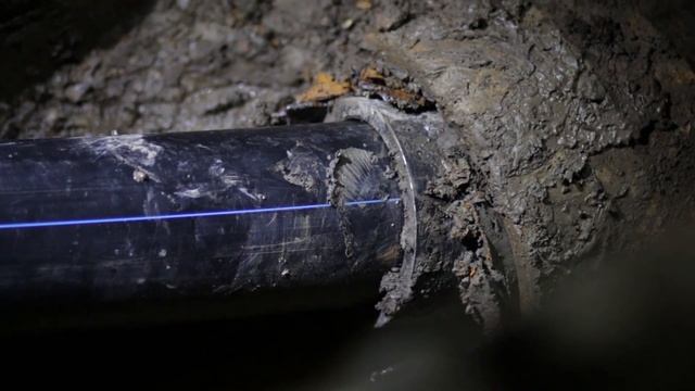 Замена чугунной трубы тросовым разрушителем Puncher Crash 60 в г. Красноярск смотреть онлайн