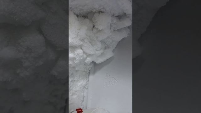 Freezer Frost Ice Eating смотреть онлайн