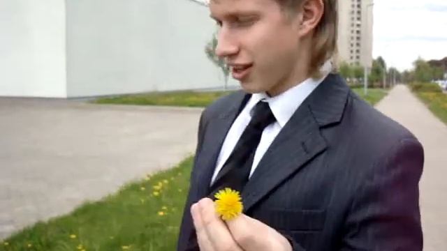 Серж Горелый ест одуванчик!!!!!!! смотреть онлайн