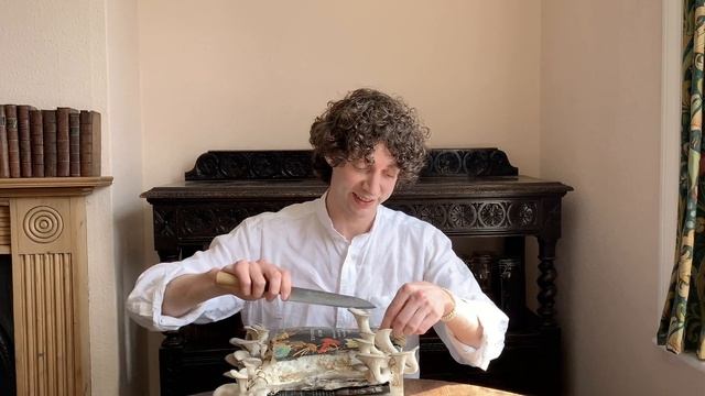 Merlin Sheldrake eats mushrooms sprouting from his book, Entangled Life смотреть онлайн