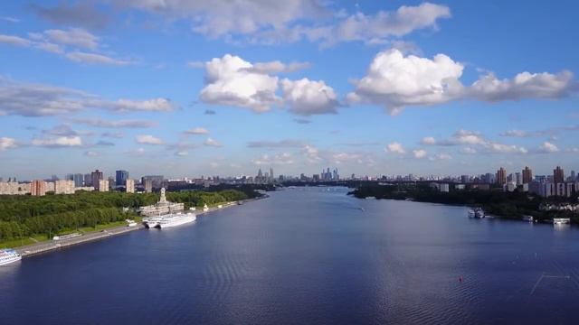 НАБЕРЕЖНАЯ МОСКВЫ РЕКИ смотреть онлайн