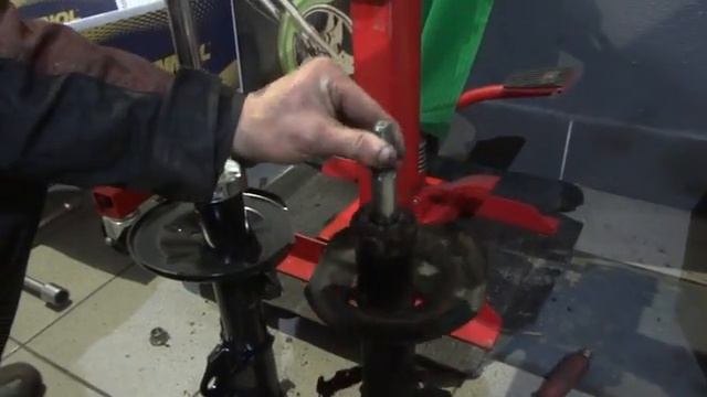 Разница старая и новая стойка амортизатора ! смотреть онлайн