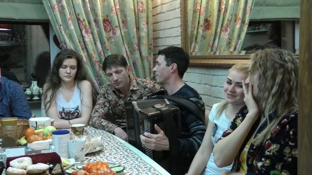 Когда весна придёт не знаю. Сводный хор на улице Болотова. Гармонь - это душа. смотреть онлайн