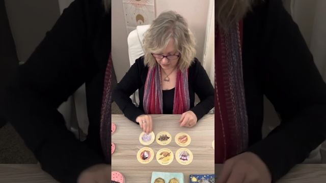 January 19, 2023 Tea Leaf Oracle Reading, General Tarot Reading смотреть онлайн