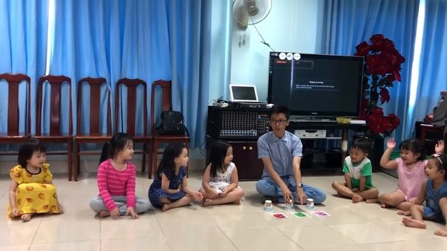 Classroom games - Teaching Colors смотреть онлайн