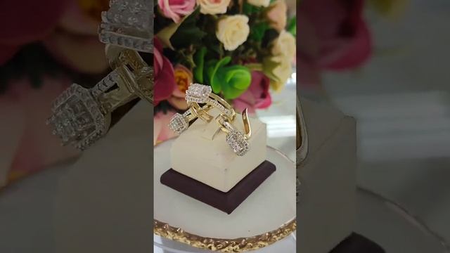 Бриллиантовый комплект 585 пр. 17 размер кольца Цена 71 тыс рублей вотсап +79884862148 смотреть онлайн